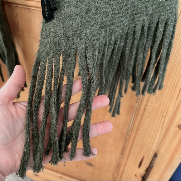 2 for $20 Steve Madden Olive Green Fringe Wrap Scarf - Picture 3 of 4